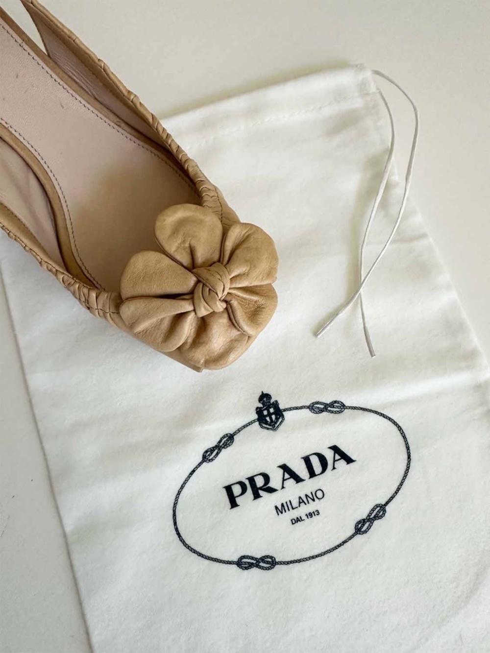 Prada Milano Nude Leather Flower Slingback Block Heel Pumps Sz 38 Italy RARE - Picture 10 of 10